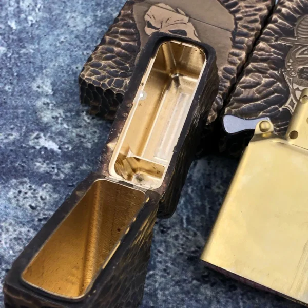briquet essence barbe noire